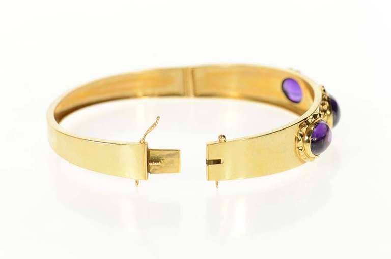 18K Yellow Gold Oval Amethyst Ornate Retro Bangle Bracelet