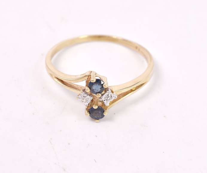 Beautiful Blue Stone and Diamond Ring in Yellow Gold