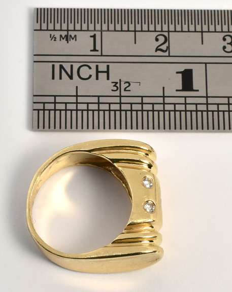Nicely Styled Petite Diamond Ring