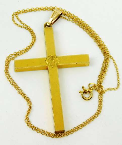 Beautiful Vintage Large Engraved Gold Filled Cross & Chain