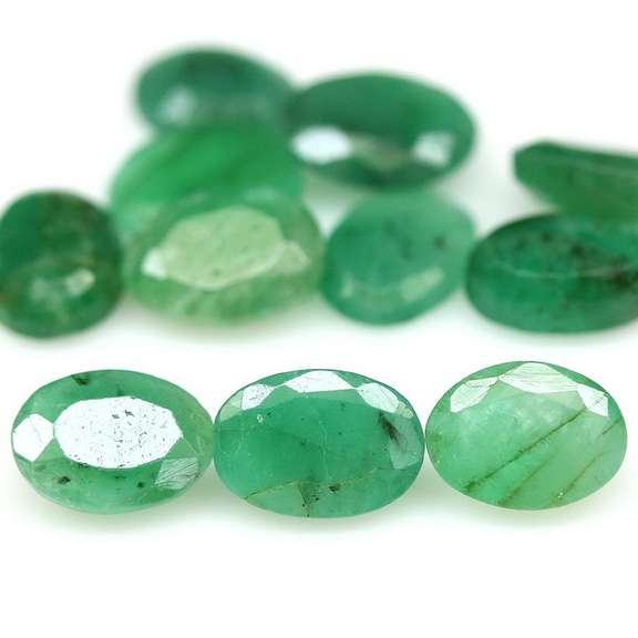 Oval cut 8.02ct Zambian Emerald set