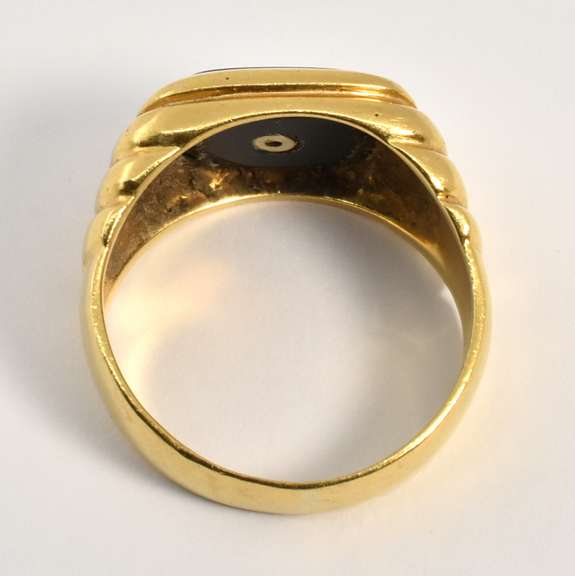 Classy Man's Black Onyx 18k Ring