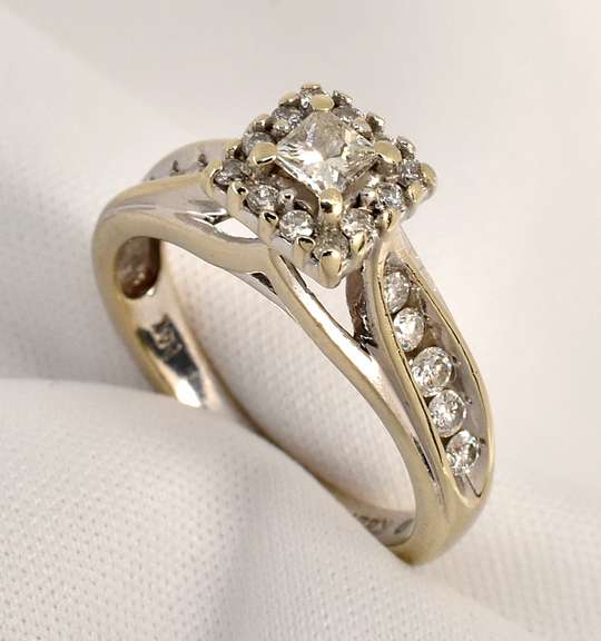 Contemporary WG Diamond Ring
