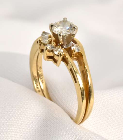 Feminine Diamond Wedding Set