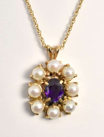 Feminine Amethyst & Pearl Pendant