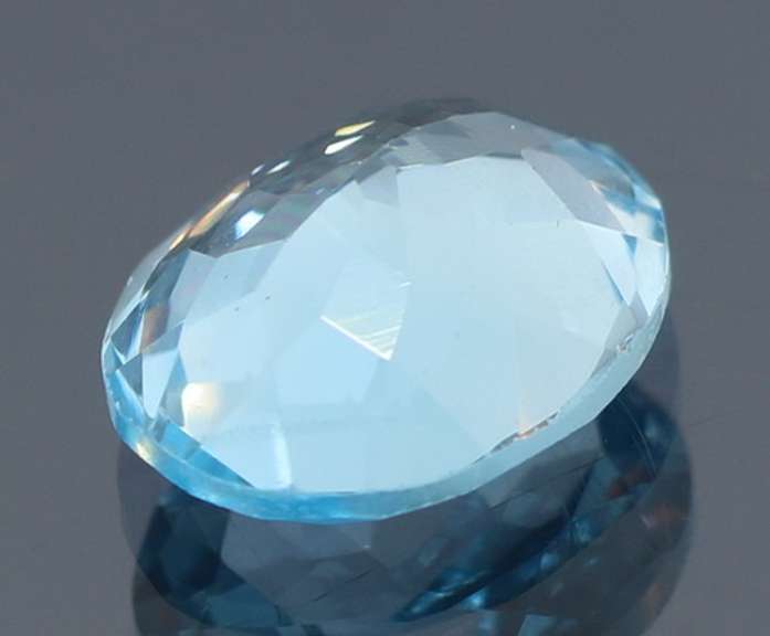 Brilliant 3.69ct oval cut sky blue Topaz