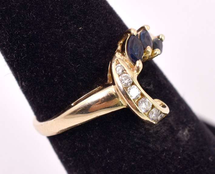 Brilliant Blue Sapphire and Diamond Bracelet in 14K Yellow Gold