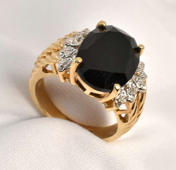 Modern Black Onyz Ring