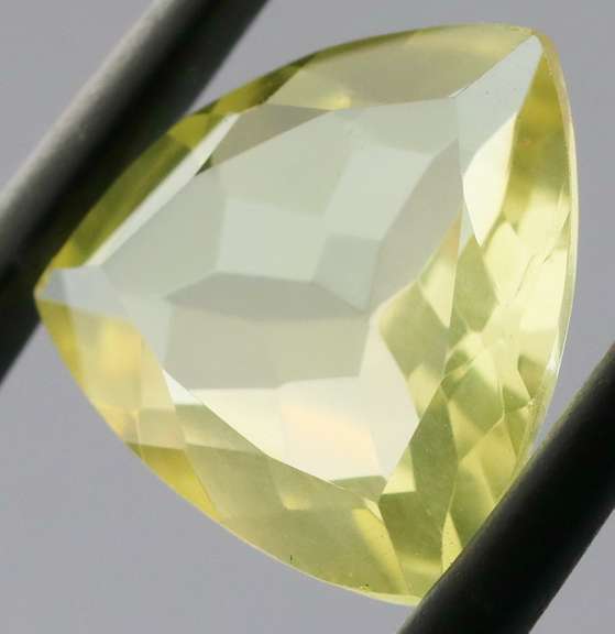 Ravishing 6.84ct trillian cut lemon Citrine