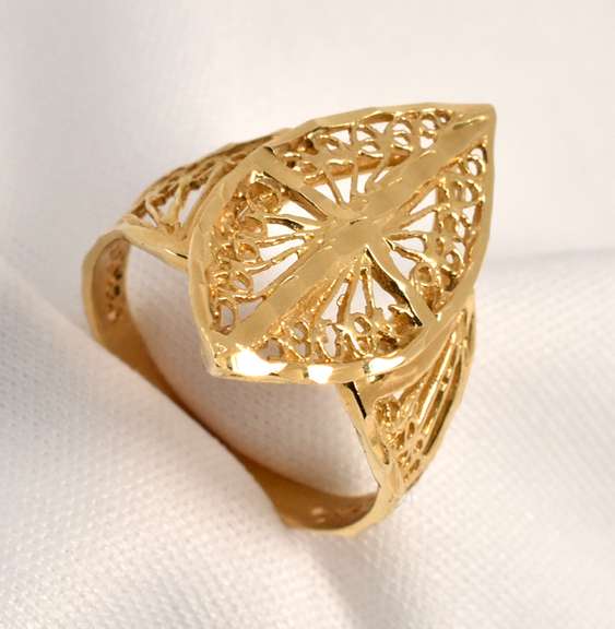 Nice Yellow Gold Filigree Ring
