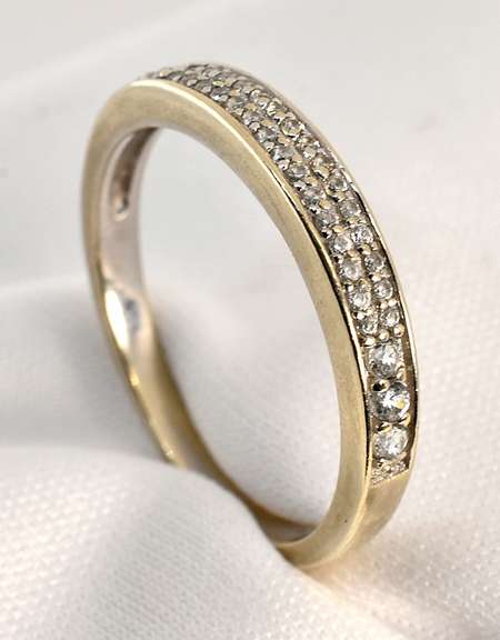 Lovely WG and Diamond Band