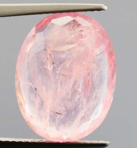 Huge! Bubblegum pink 9.48ct UNHEATED pink Morganite