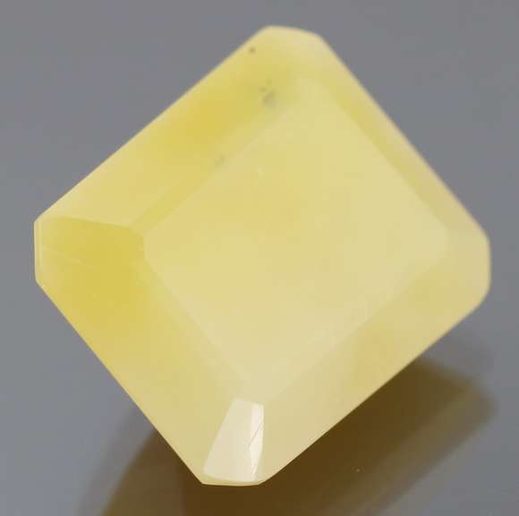 Glistening 15.65ct natural golden Fire Opal