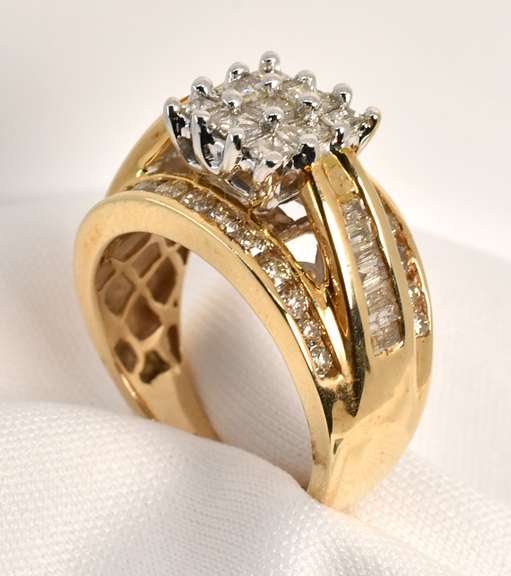 Flashy Diamond Ring
