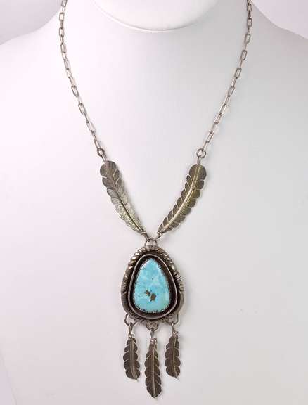 Dazzling Vintage Native American Style Turquoise Pendant Necklace in Sterling Silver