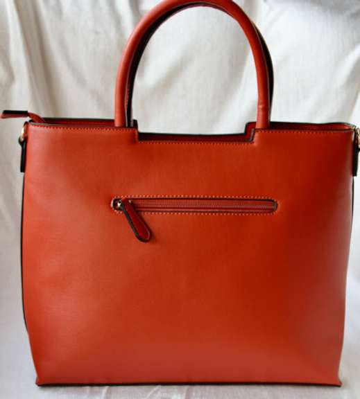 100% Fine leather Designer Style Bag