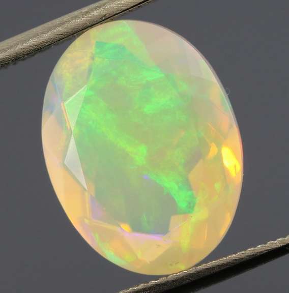 Wonderful glittering 2.96ct faceted Jelly Opal