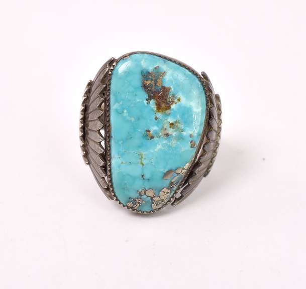 Vintage Turquoise Ring in Sterling Silver