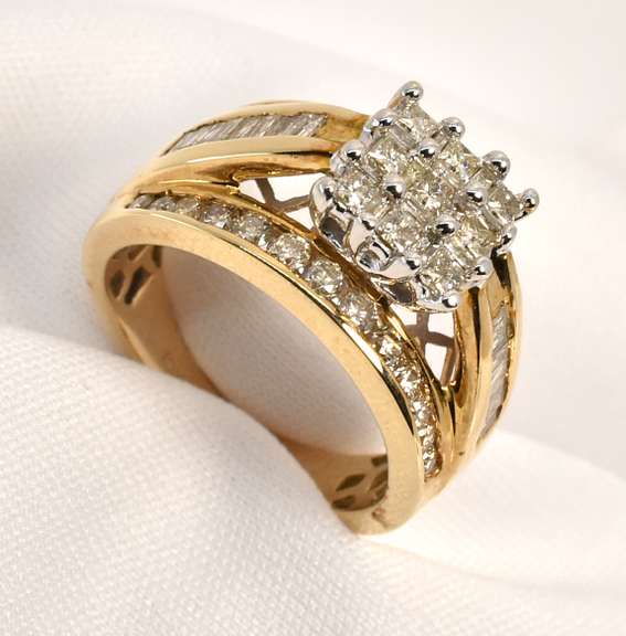 Flashy Diamond Ring