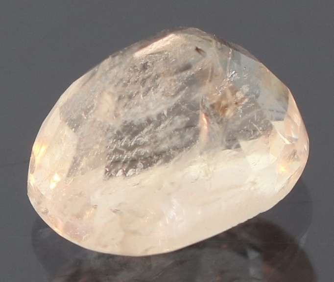 Elegant 1.70ct peach pink Morganite
