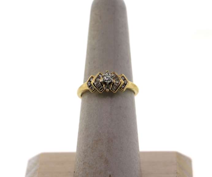 Exotic Marital 14k Gold Diamond Ring