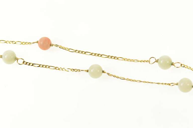 14K Yellow Gold Pale Green Quartz & Coral Retro Chain Necklace