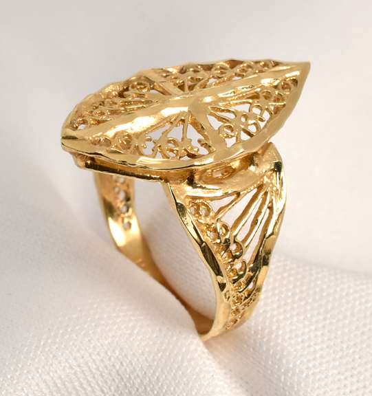 Nice Yellow Gold Filigree Ring
