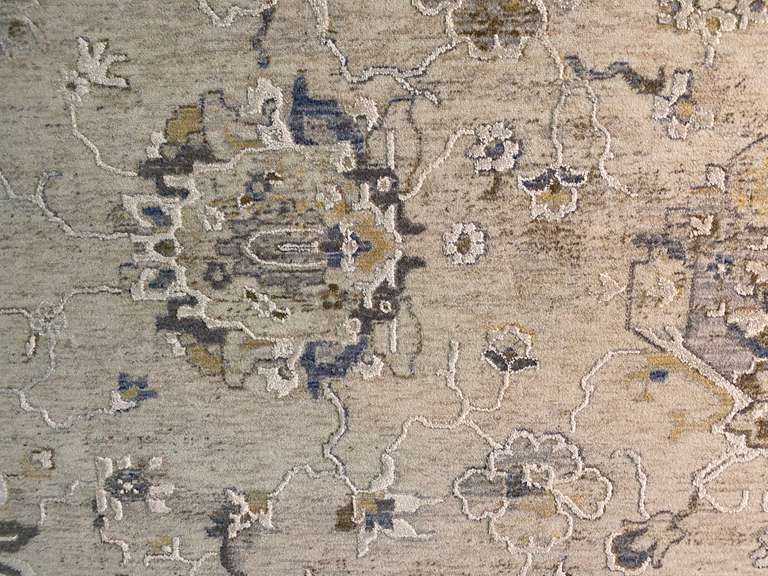 MAGNIFICENT NEUTRAL RUG 8X11