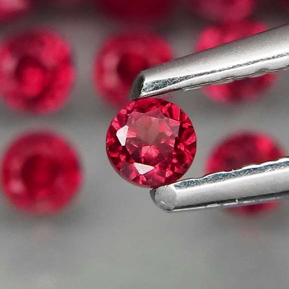 Top violet red 7.32ct Pyrope Garnet set