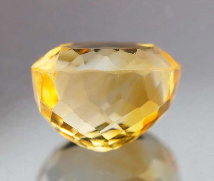 Striking 7.68ct golden yellow Citrine
