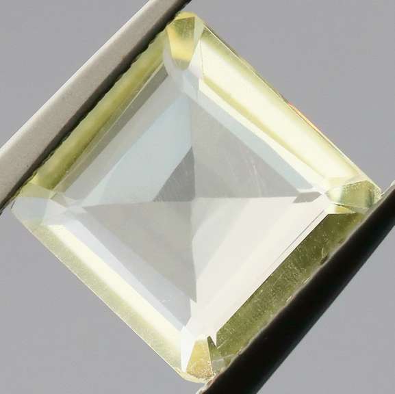 Marvelous 2.39ct princess cut Citrine