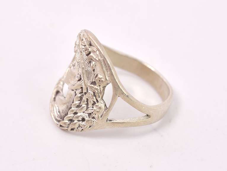 Cameo Ring in Sterling Silver