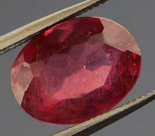 Fantastic 3.28ct oval cut imperial red Ruby