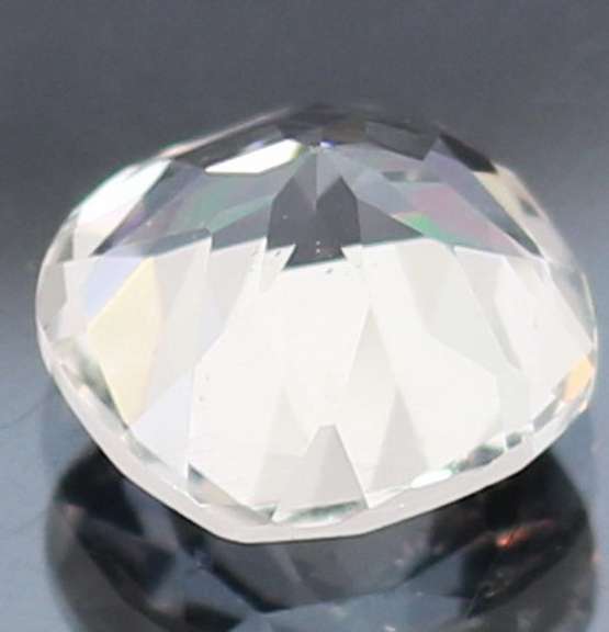 Magnificent 4.91ct diamond white Topaz