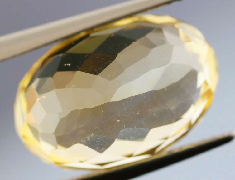 Brilliant! 9ct top golden unheated Citrine