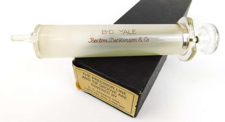 1942 B-D Yale Medical Syringe - MIB