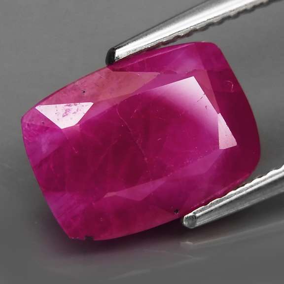 Heated only! 3.79ct top red pink Ruby