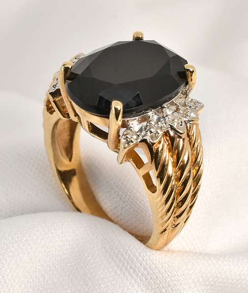 Modern Black Onyz Ring