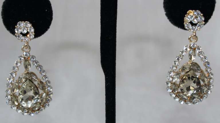 Pair of Fashion Jewelry Earrings