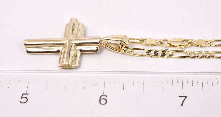 Classic Cross Pendant in 14K Yellow Gold