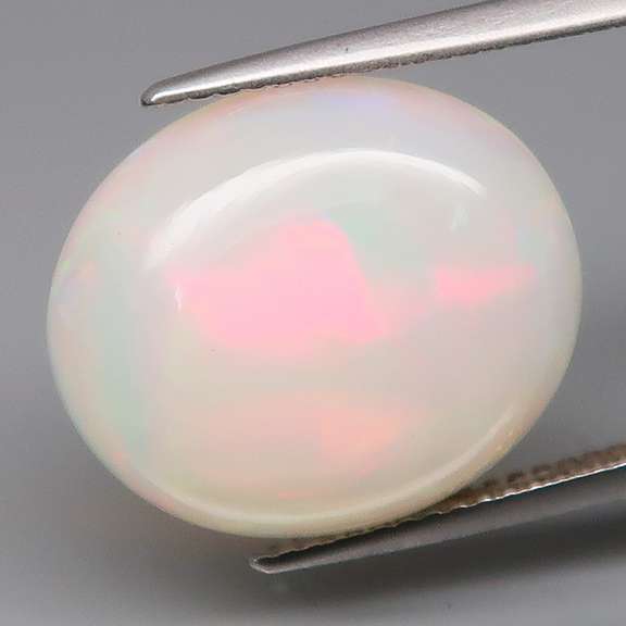 Ravishing 6.83ct snow white Welo Opal
