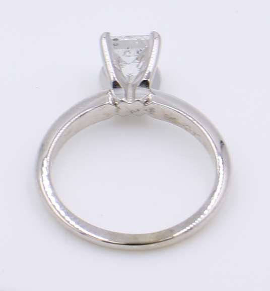 Majestic White Gold Princess Cut Solitare Engagement Ring