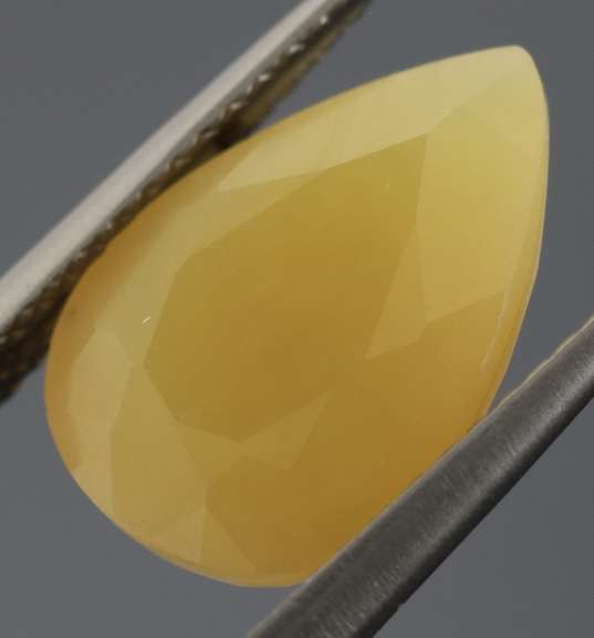 Glistening 3.94ct natural golden Fire Opal