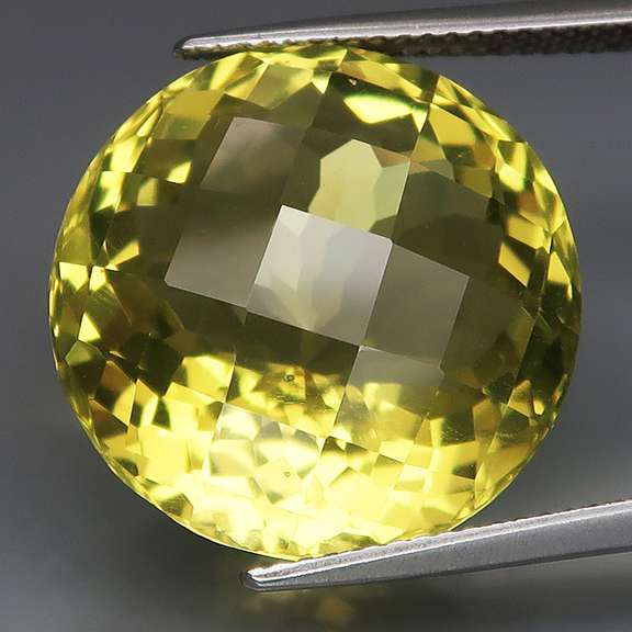 Checker top! Lemon yellow 19.79ct Citrine solitaire