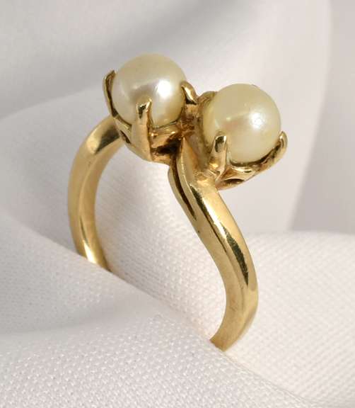 Classic Double Pearl Ring