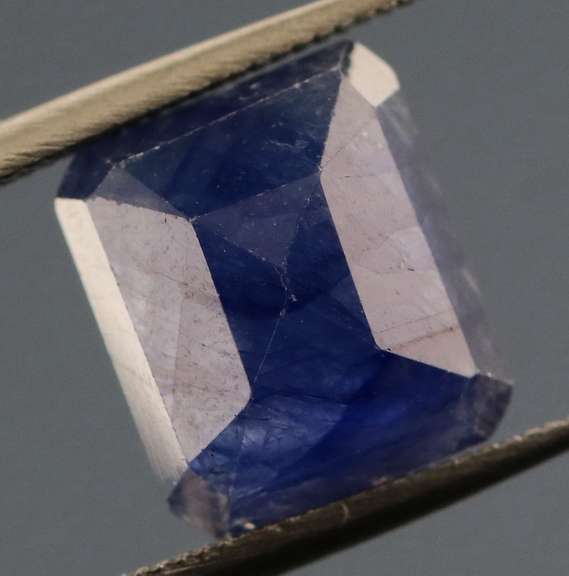 4.55ct Royal blue Sapphire from Madagascar