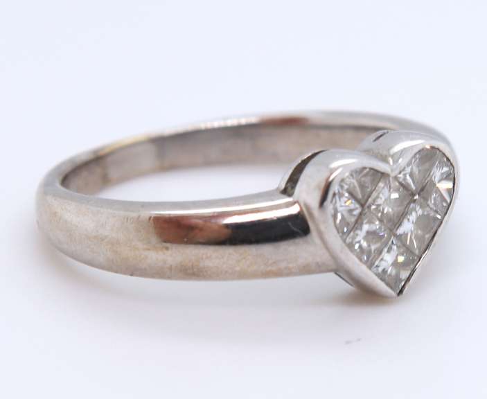 Sparkling White Gold Invisible Set Heart Ring