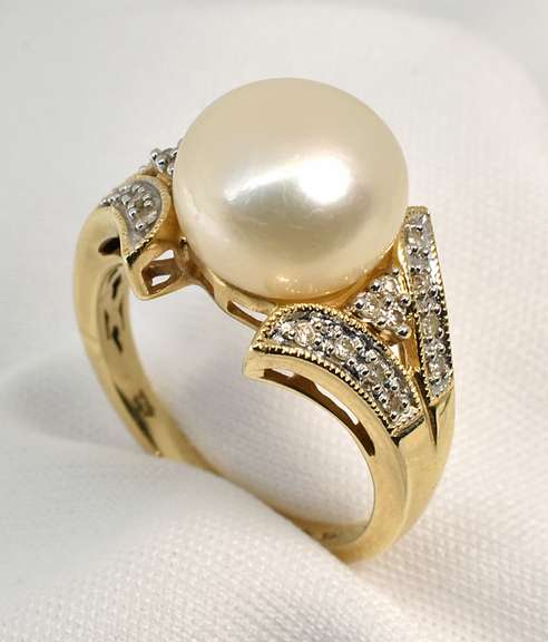 Lustrous Button Pearl and Diamond Ring