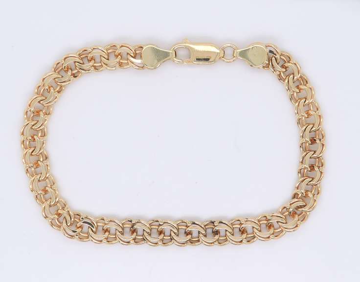 Gleaming 14KT Double Link Charm Bracelet
