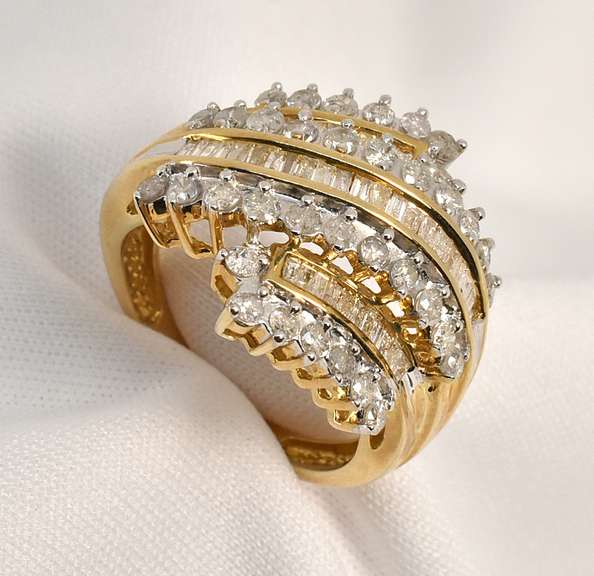 Nicely Styled Diamond Cluster